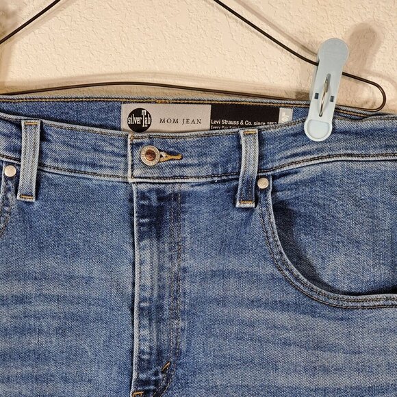 Levis SilverTab Mom Jean W32 L27 High Waist Denim Womens Casual Wear S110783 - Picture 7 of 12